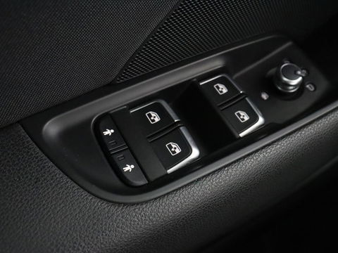 Audi A3 1.0 TFSI Sport S Line | Carplay | Sportstoelen | Full LED | Climate control | Navigatie | Cruise control | Parkeerhulp | Bluetooth