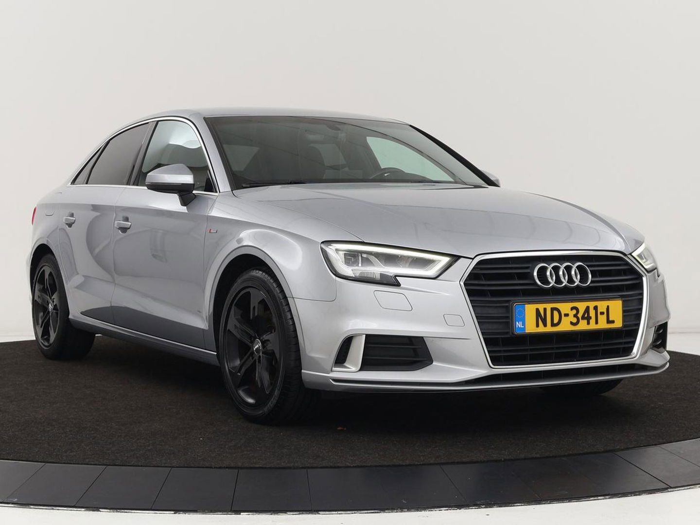 Audi A3 1.0 TFSI Sport S Line | Carplay | Sportstoelen | Full LED | Climate control | Navigatie | Cruise control | Parkeerhulp | Bluetooth