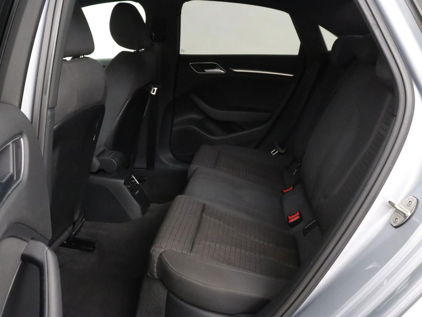 Audi A3 1.0 TFSI Sport S Line | Carplay | Sportstoelen | Full LED | Climate control | Navigatie | Cruise control | Parkeerhulp | Bluetooth