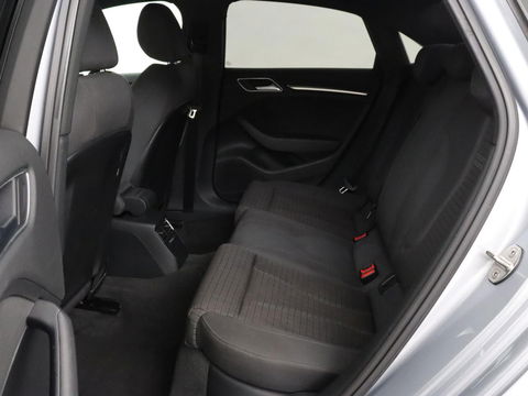 Audi A3 1.0 TFSI Sport S Line | Carplay | Sportstoelen | Full LED | Climate control | Navigatie | Cruise control | Parkeerhulp | Bluetooth