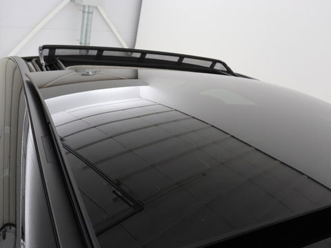 Mercedes-Benz B-Klasse 180 Business Solution Luxury | Panoramadak | Leder | Stoelverwarming | Trekhaak | Memory | Keyless | Matrix LED | Sfeerverlichting | Navigatie | Widescreen