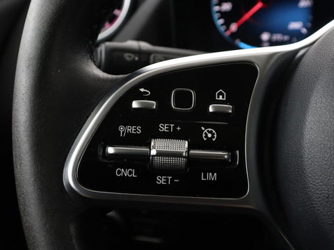 Mercedes-Benz B-Klasse 180 Business Solution Luxury | Panoramadak | Leder | Stoelverwarming | Trekhaak | Memory | Keyless | Matrix LED | Sfeerverlichting | Navigatie | Widescreen