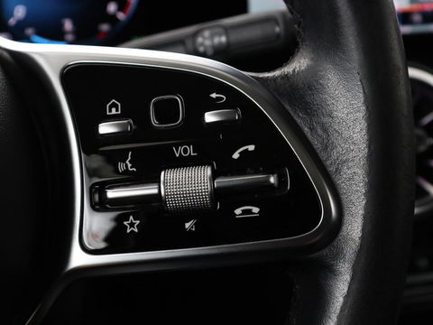 Mercedes-Benz B-Klasse 180 Business Solution Luxury | Panoramadak | Leder | Stoelverwarming | Trekhaak | Memory | Keyless | Matrix LED | Sfeerverlichting | Navigatie | Widescreen