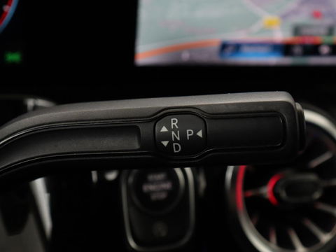 Mercedes-Benz B-Klasse 180 Business Solution Luxury | Panoramadak | Leder | Stoelverwarming | Trekhaak | Memory | Keyless | Matrix LED | Sfeerverlichting | Navigatie | Widescreen
