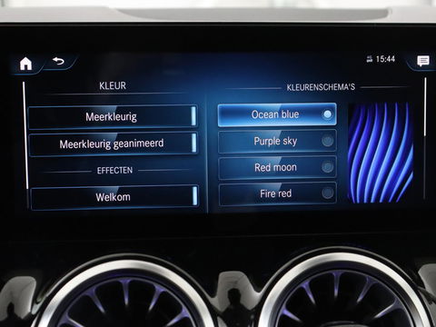 Mercedes-Benz B-Klasse 180 Business Solution Luxury | Panoramadak | Leder | Stoelverwarming | Trekhaak | Memory | Keyless | Matrix LED | Sfeerverlichting | Navigatie | Widescreen