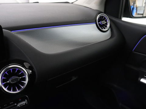 Mercedes-Benz B-Klasse 180 Business Solution Luxury | Panoramadak | Leder | Stoelverwarming | Trekhaak | Memory | Keyless | Matrix LED | Sfeerverlichting | Navigatie | Widescreen