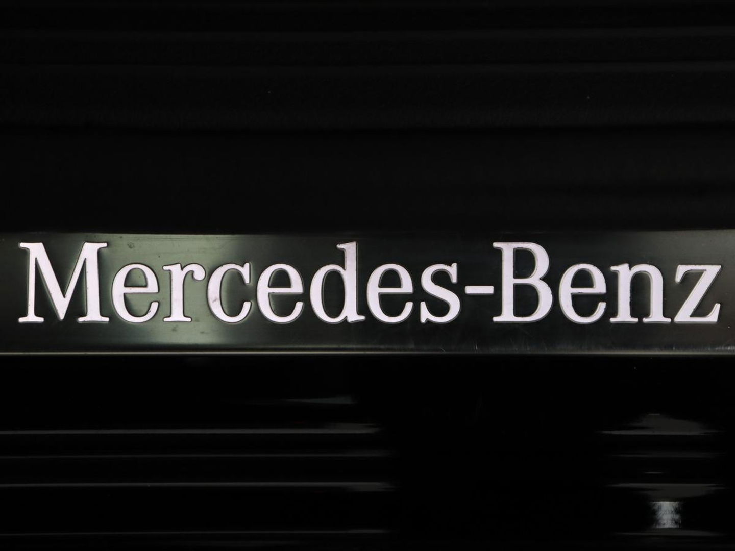 Mercedes-Benz B-Klasse 180 Business Solution Luxury | Panoramadak | Leder | Stoelverwarming | Trekhaak | Memory | Keyless | Matrix LED | Sfeerverlichting | Navigatie | Widescreen