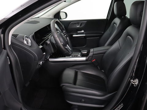 Mercedes-Benz B-Klasse 180 Business Solution Luxury | Panoramadak | Leder | Stoelverwarming | Trekhaak | Memory | Keyless | Matrix LED | Sfeerverlichting | Navigatie | Widescreen