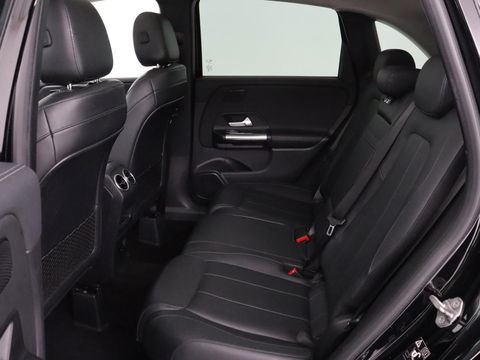 Mercedes-Benz B-Klasse 180 Business Solution Luxury | Panoramadak | Leder | Stoelverwarming | Trekhaak | Memory | Keyless | Matrix LED | Sfeerverlichting | Navigatie | Widescreen