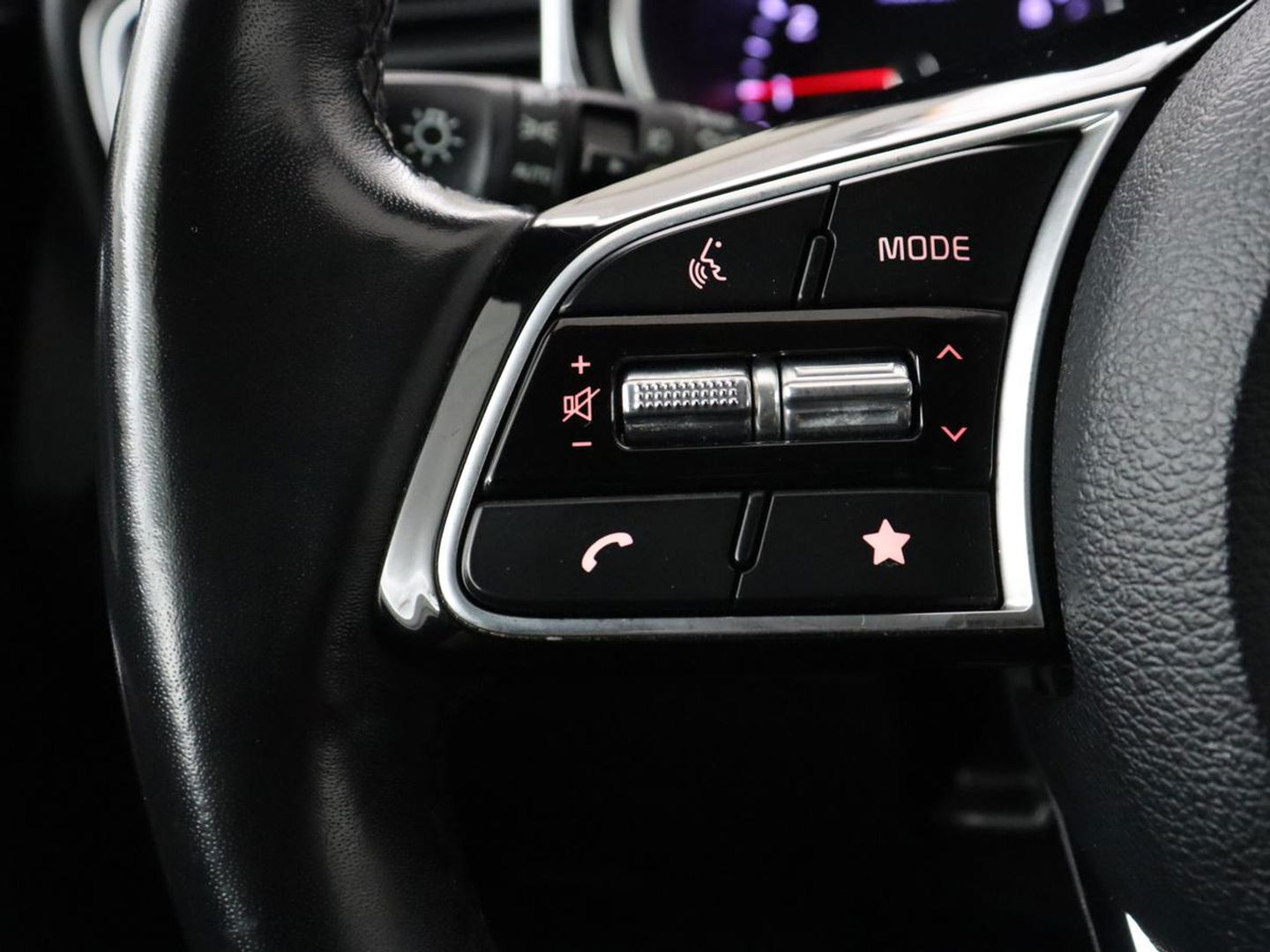Kia Ceed 1.0 T-GDi DynamicPlusLine | Stoel & stuurverwarming | Trekhaak | Adaptive cruise | Camera | Half leder | Keyless | Full LED | Carplay | Navigatie | Climate control | Parkeerhulp