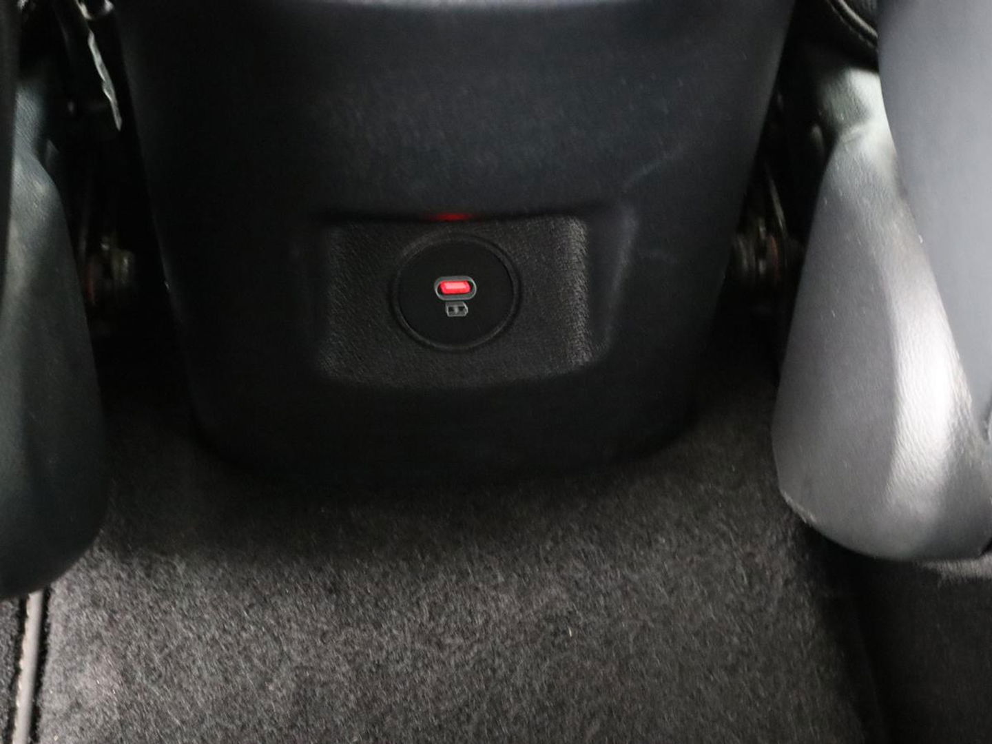 Kia Ceed 1.0 T-GDi DynamicPlusLine | Stoel & stuurverwarming | Trekhaak | Adaptive cruise | Camera | Half leder | Keyless | Full LED | Carplay | Navigatie | Climate control | Parkeerhulp