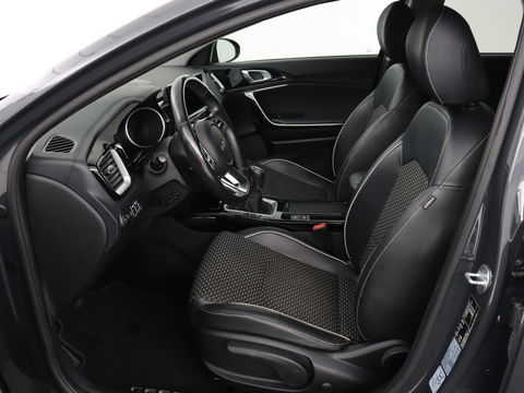 Kia Ceed 1.0 T-GDi DynamicPlusLine | Stoel & stuurverwarming | Trekhaak | Adaptive cruise | Camera | Half leder | Keyless | Full LED | Carplay | Navigatie | Climate control | Parkeerhulp