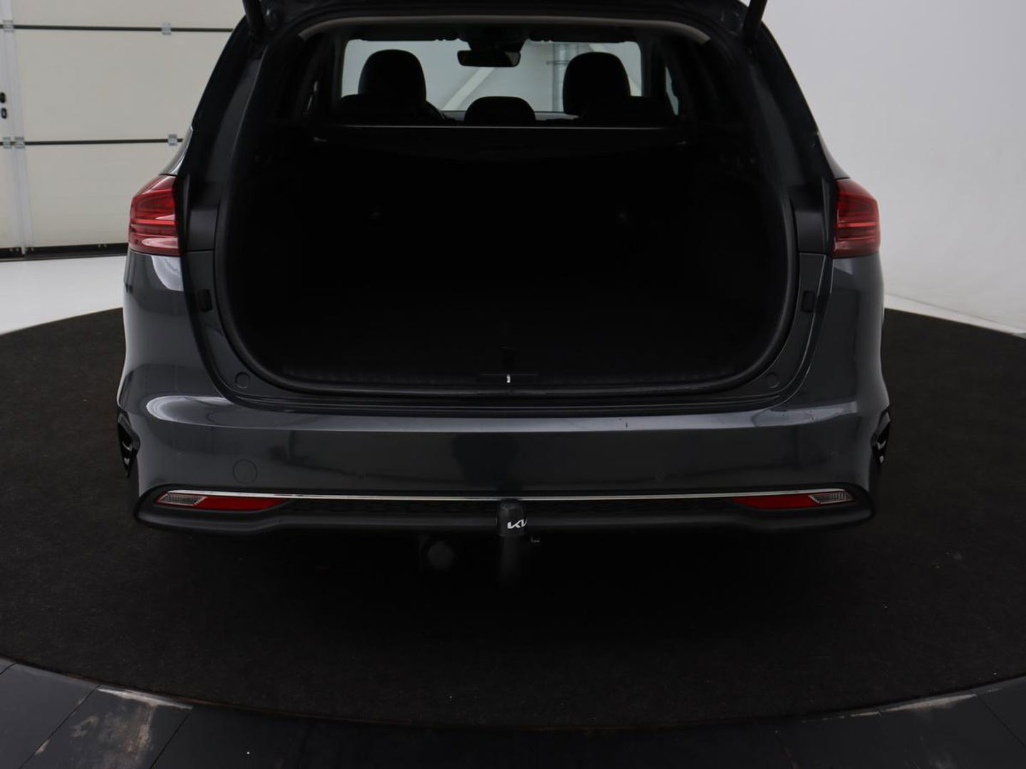 Kia Ceed 1.0 T-GDi DynamicPlusLine | Stoel & stuurverwarming | Trekhaak | Adaptive cruise | Camera | Half leder | Keyless | Full LED | Carplay | Navigatie | Climate control | Parkeerhulp