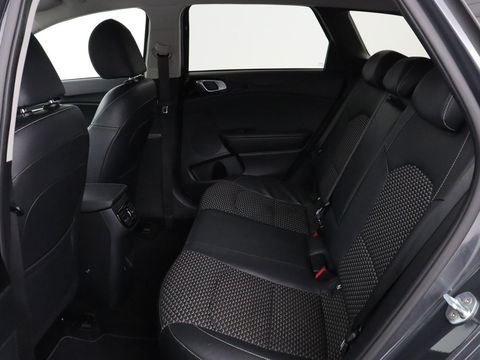 Kia Ceed 1.0 T-GDi DynamicPlusLine | Stoel & stuurverwarming | Trekhaak | Adaptive cruise | Camera | Half leder | Keyless | Full LED | Carplay | Navigatie | Climate control | Parkeerhulp