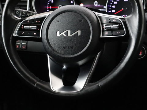 Kia Ceed 1.0 T-GDi DynamicPlusLine | Stoel & stuurverwarming | Trekhaak | Adaptive cruise | Camera | Half leder | Keyless | Full LED | Carplay | Navigatie | Climate control | Parkeerhulp