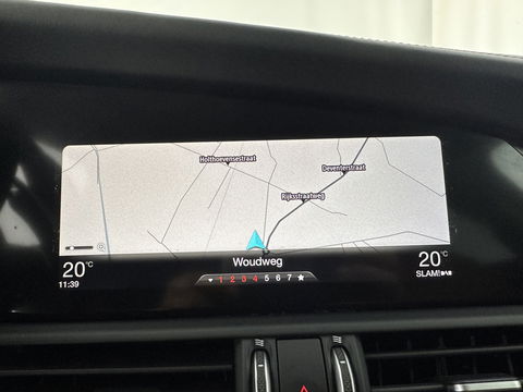Alfa Romeo Giulia 2.0 T AWD Veloce Aut. *FULL-LEATHER | XENON | MEMORY-PACK | HARMAN/KARDON | CAMERA | KEYLESS | DAB+ | NAVI-FULLMAP | ECC | PDC | CRUISE | 19''ALU*