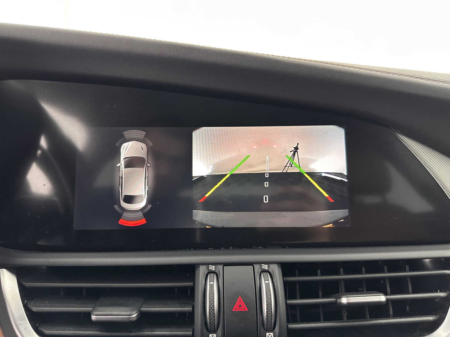 Alfa Romeo Giulia 2.0 T AWD Veloce Aut. *FULL-LEATHER | XENON | MEMORY-PACK | HARMAN/KARDON | CAMERA | KEYLESS | DAB+ | NAVI-FULLMAP | ECC | PDC | CRUISE | 19''ALU*