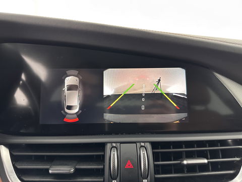 Alfa Romeo Giulia 2.0 T AWD Veloce Aut. *FULL-LEATHER | XENON | MEMORY-PACK | HARMAN/KARDON | CAMERA | KEYLESS | DAB+ | NAVI-FULLMAP | ECC | PDC | CRUISE | 19''ALU*