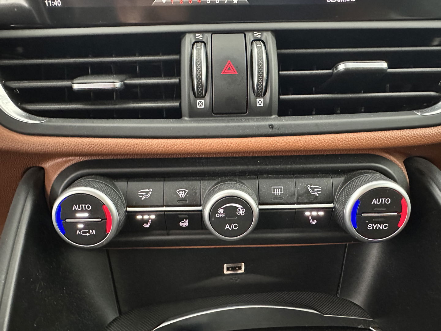 Alfa Romeo Giulia 2.0 T AWD Veloce Aut. *FULL-LEATHER | XENON | MEMORY-PACK | HARMAN/KARDON | CAMERA | KEYLESS | DAB+ | NAVI-FULLMAP | ECC | PDC | CRUISE | 19''ALU*