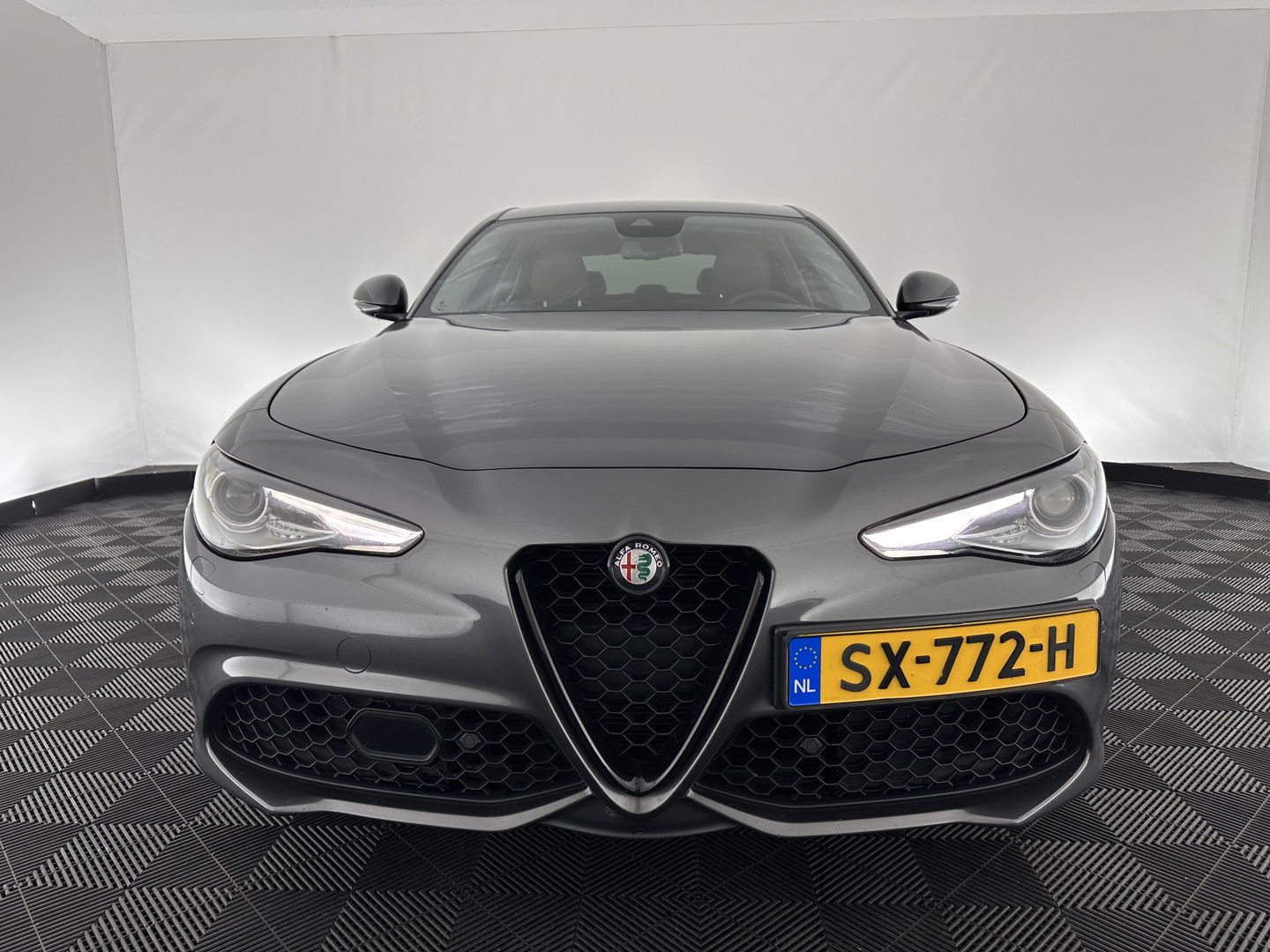 Alfa Romeo Giulia 2.0 T AWD Veloce Aut. *FULL-LEATHER | XENON | MEMORY-PACK | HARMAN/KARDON | CAMERA | KEYLESS | DAB+ | NAVI-FULLMAP | ECC | PDC | CRUISE | 19''ALU*