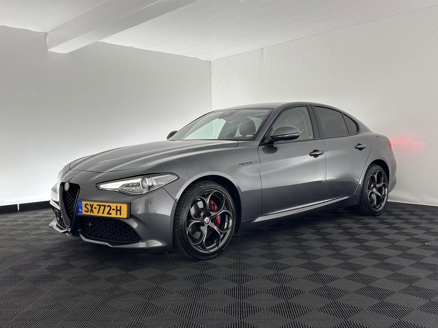 Alfa Romeo Giulia 2.0 T AWD Veloce Aut. *FULL-LEATHER | XENON | MEMORY-PACK | HARMAN/KARDON | CAMERA | KEYLESS | DAB+ | NAVI-FULLMAP | ECC | PDC | CRUISE | 19''ALU*