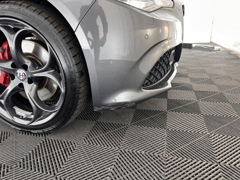 Alfa Romeo Giulia 2.0 T AWD Veloce Aut. *FULL-LEATHER | XENON | MEMORY-PACK | HARMAN/KARDON | CAMERA | KEYLESS | DAB+ | NAVI-FULLMAP | ECC | PDC | CRUISE | 19''ALU*