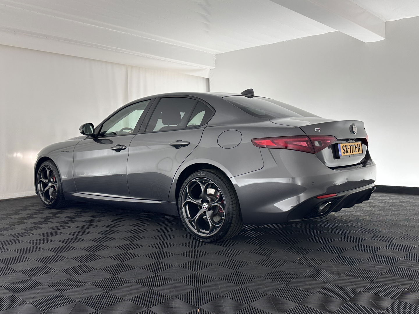 Alfa Romeo Giulia 2.0 T AWD Veloce Aut. *FULL-LEATHER | XENON | MEMORY-PACK | HARMAN/KARDON | CAMERA | KEYLESS | DAB+ | NAVI-FULLMAP | ECC | PDC | CRUISE | 19''ALU*
