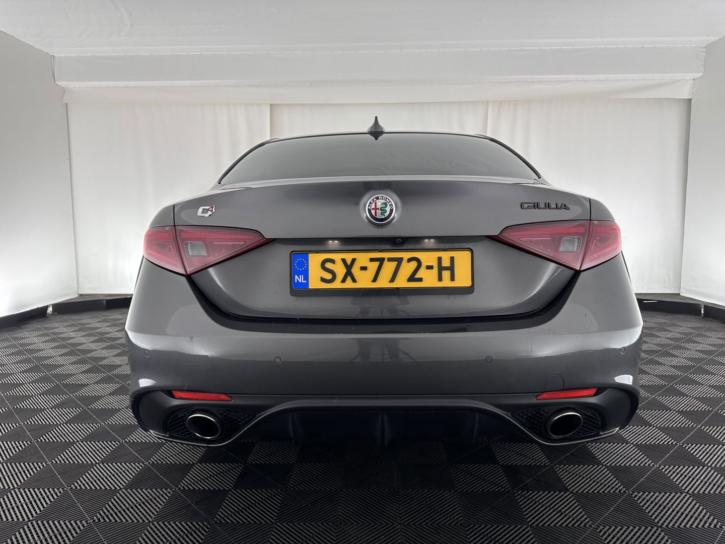 Alfa Romeo Giulia 2.0 T AWD Veloce Aut. *FULL-LEATHER | XENON | MEMORY-PACK | HARMAN/KARDON | CAMERA | KEYLESS | DAB+ | NAVI-FULLMAP | ECC | PDC | CRUISE | 19''ALU*