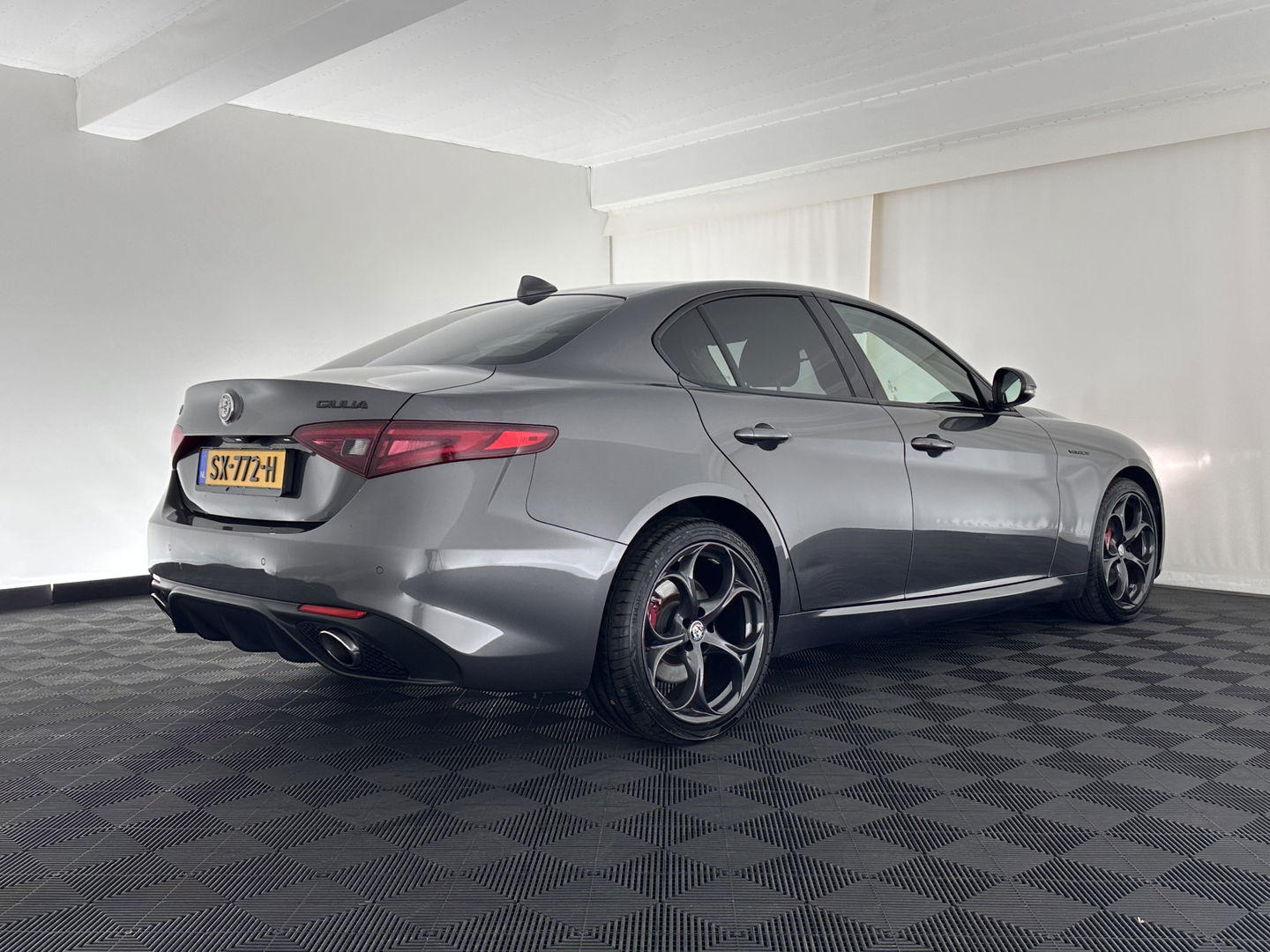 Alfa Romeo Giulia 2.0 T AWD Veloce Aut. *FULL-LEATHER | XENON | MEMORY-PACK | HARMAN/KARDON | CAMERA | KEYLESS | DAB+ | NAVI-FULLMAP | ECC | PDC | CRUISE | 19''ALU*