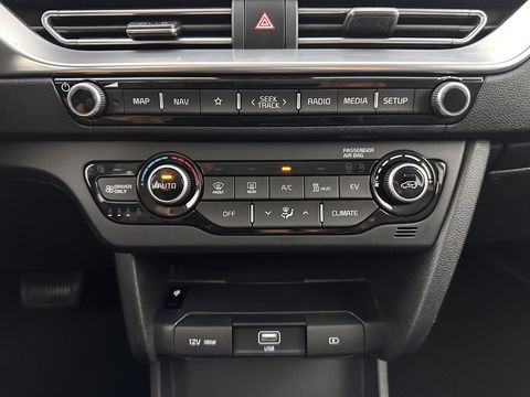 Kia e-Niro ExecutiveLine 64 kWh [ 3-Fase ] (INCL-BTW) Aut. *LUXURY-LEATHER | JBL-AUDIO | FULL-LED | NAVI-FULLMAP | DAB | ADAPTIVE-CRUISE | CAMERA | MEMORY-PACK | LANE-ASSIST | CCS-FASTLOADER | KEYLESS | DIGI-COCKPIT | 17"ALU*
