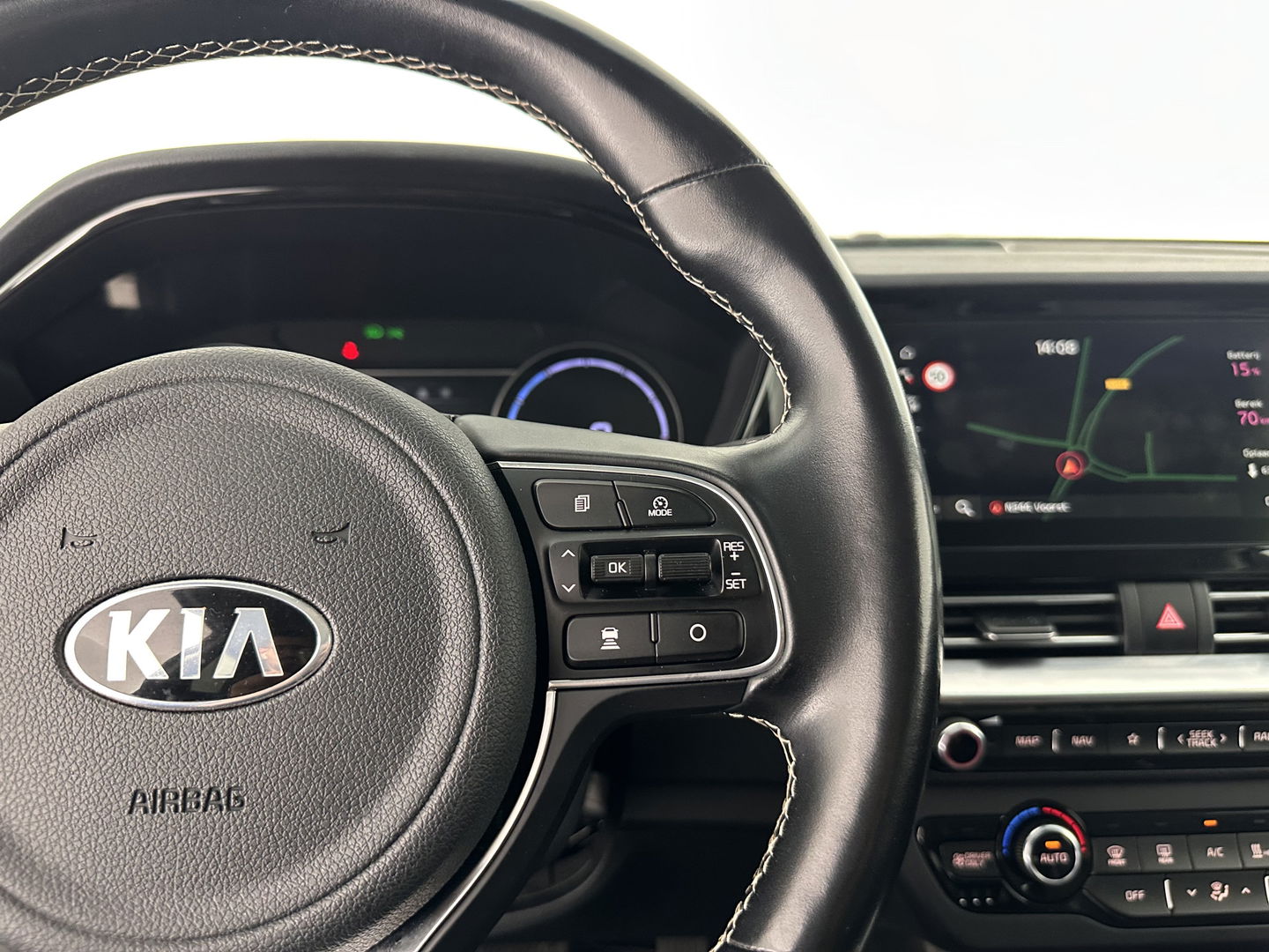 Kia e-Niro ExecutiveLine 64 kWh [ 3-Fase ] (INCL-BTW) Aut. *LUXURY-LEATHER | JBL-AUDIO | FULL-LED | NAVI-FULLMAP | DAB | ADAPTIVE-CRUISE | CAMERA | MEMORY-PACK | LANE-ASSIST | CCS-FASTLOADER | KEYLESS | DIGI-COCKPIT | 17"ALU*