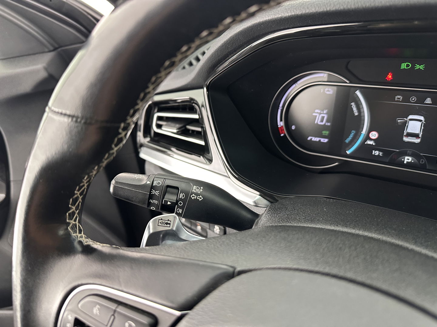Kia e-Niro ExecutiveLine 64 kWh [ 3-Fase ] (INCL-BTW) Aut. *LUXURY-LEATHER | JBL-AUDIO | FULL-LED | NAVI-FULLMAP | DAB | ADAPTIVE-CRUISE | CAMERA | MEMORY-PACK | LANE-ASSIST | CCS-FASTLOADER | KEYLESS | DIGI-COCKPIT | 17"ALU*