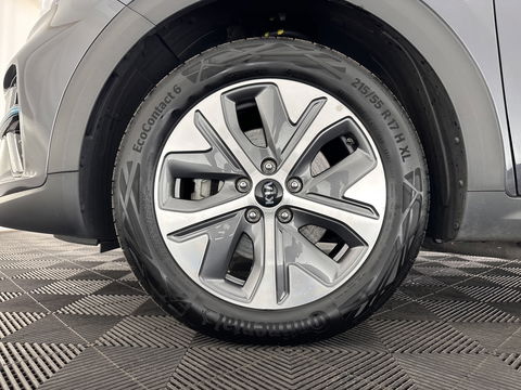 Kia e-Niro ExecutiveLine 64 kWh [ 3-Fase ] (INCL-BTW) Aut. *LUXURY-LEATHER | JBL-AUDIO | FULL-LED | NAVI-FULLMAP | DAB | ADAPTIVE-CRUISE | CAMERA | MEMORY-PACK | LANE-ASSIST | CCS-FASTLOADER | KEYLESS | DIGI-COCKPIT | 17"ALU*