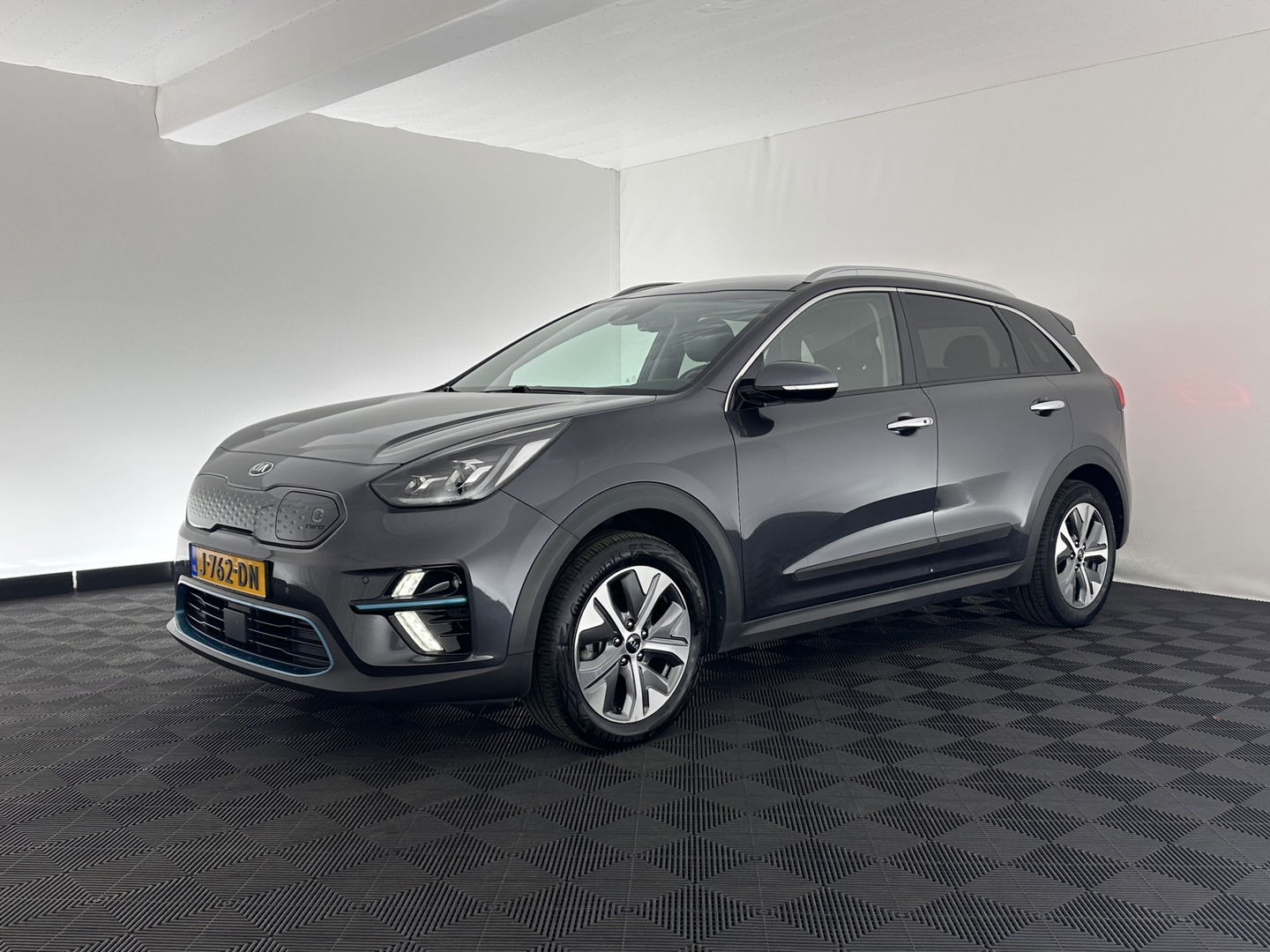 Kia e-Niro ExecutiveLine 64 kWh [ 3-Fase ] (INCL-BTW) Aut. *LUXURY-LEATHER | JBL-AUDIO | FULL-LED | NAVI-FULLMAP | DAB | ADAPTIVE-CRUISE | CAMERA | MEMORY-PACK | LANE-ASSIST | CCS-FASTLOADER | KEYLESS | DIGI-COCKPIT | 17"ALU*