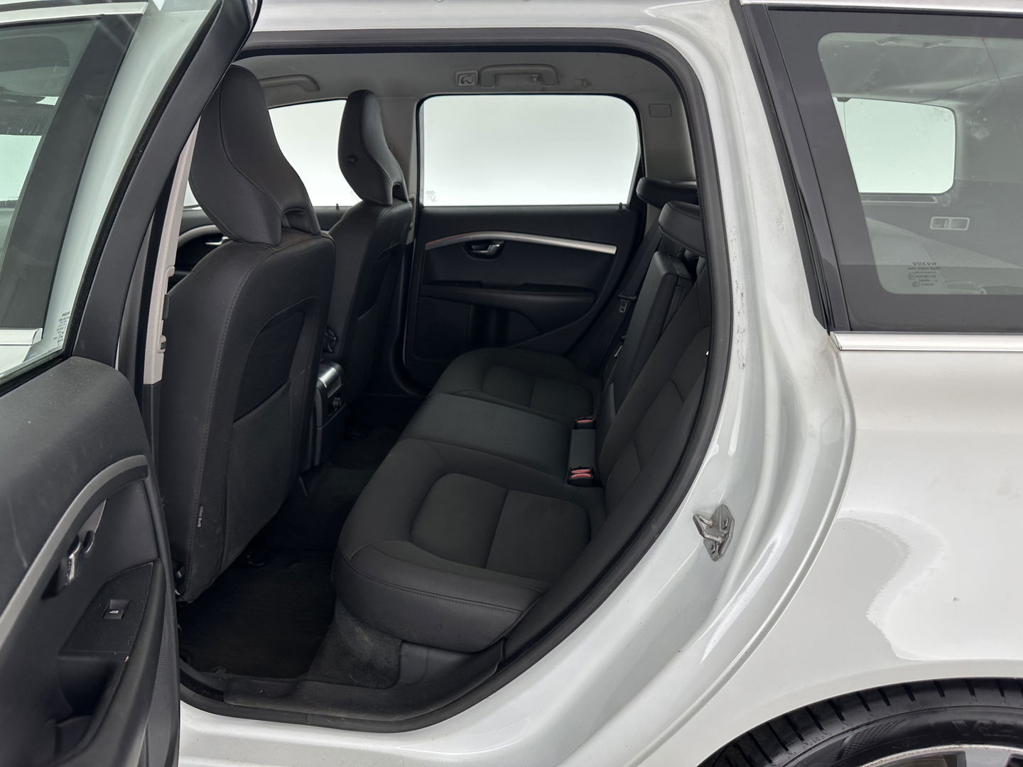Volvo V70 1.6 D2 Kinetic Aut. *NAVI-FULLMAP | COPMFORT-SEATS | ECC | PDC | CRUISE | 17''ALU | TOWBAR*