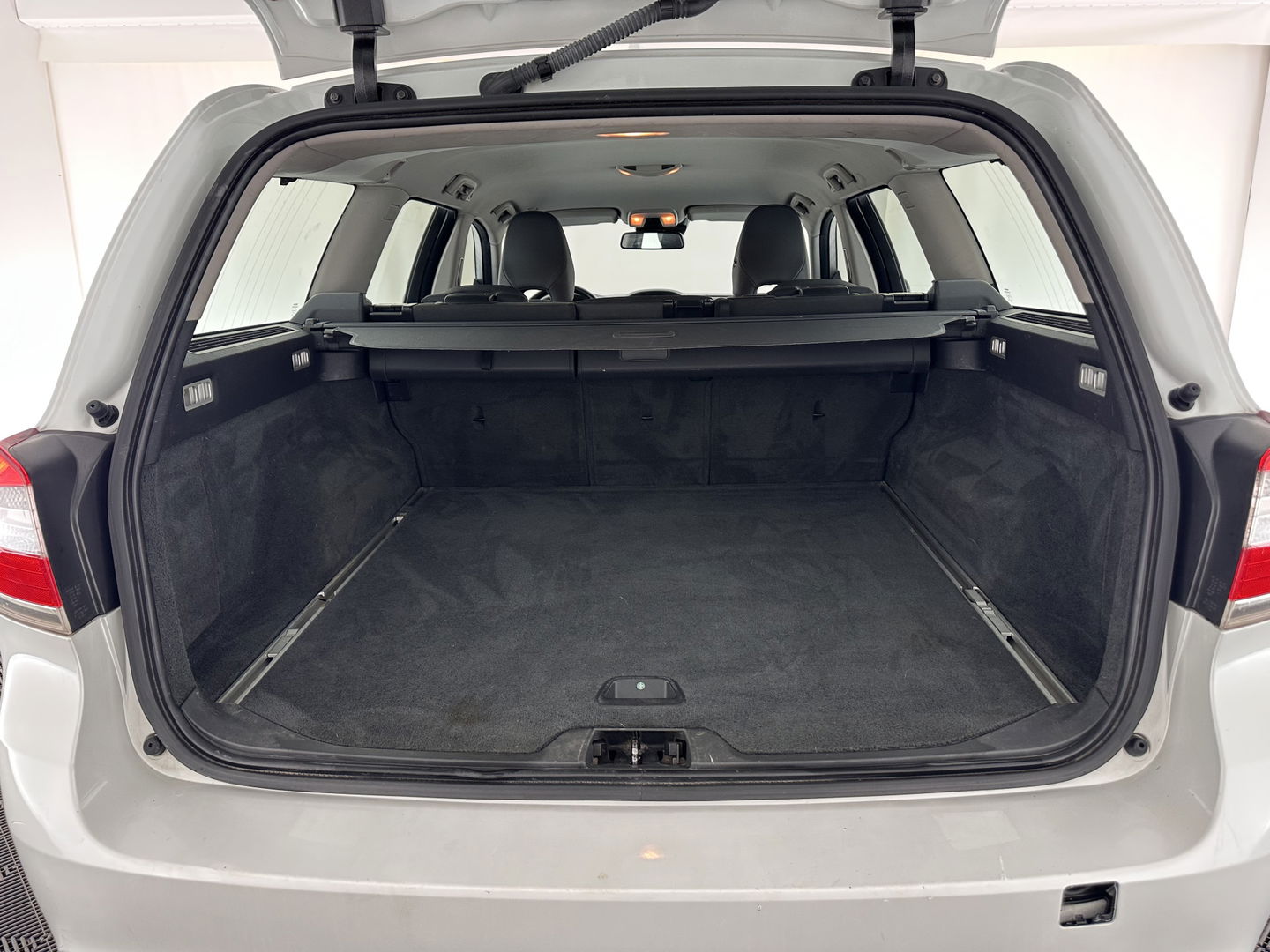 Volvo V70 1.6 D2 Kinetic Aut. *NAVI-FULLMAP | COPMFORT-SEATS | ECC | PDC | CRUISE | 17''ALU | TOWBAR*