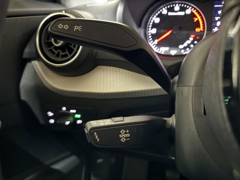 Audi Q2 30 TFSI Black Edition Navi Clima Cruise Camera Stoelv. Trekh.