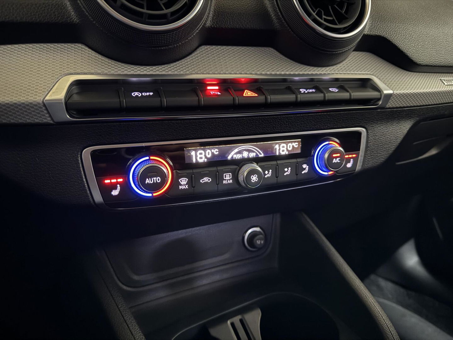 Audi Q2 30 TFSI Black Edition Navi Clima Cruise Camera Stoelv. Trekh.