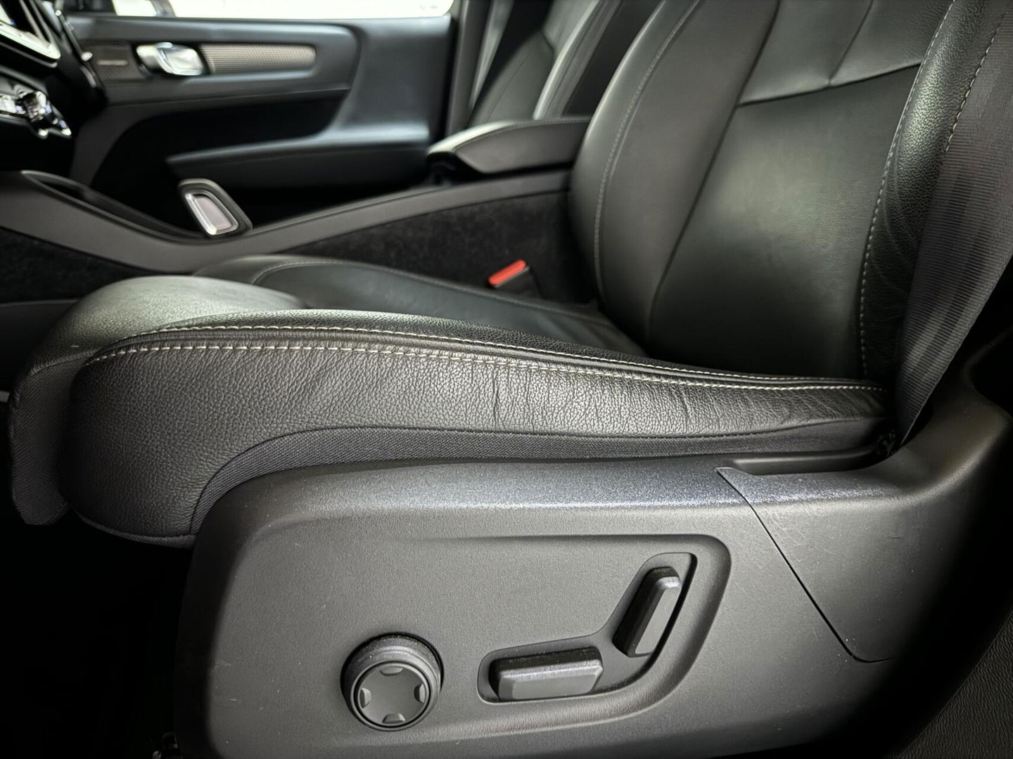 Volvo XC40 1.5 T5 Recharge R-Design Pano H/K Leer 360° Trekh. Autopilot NAP