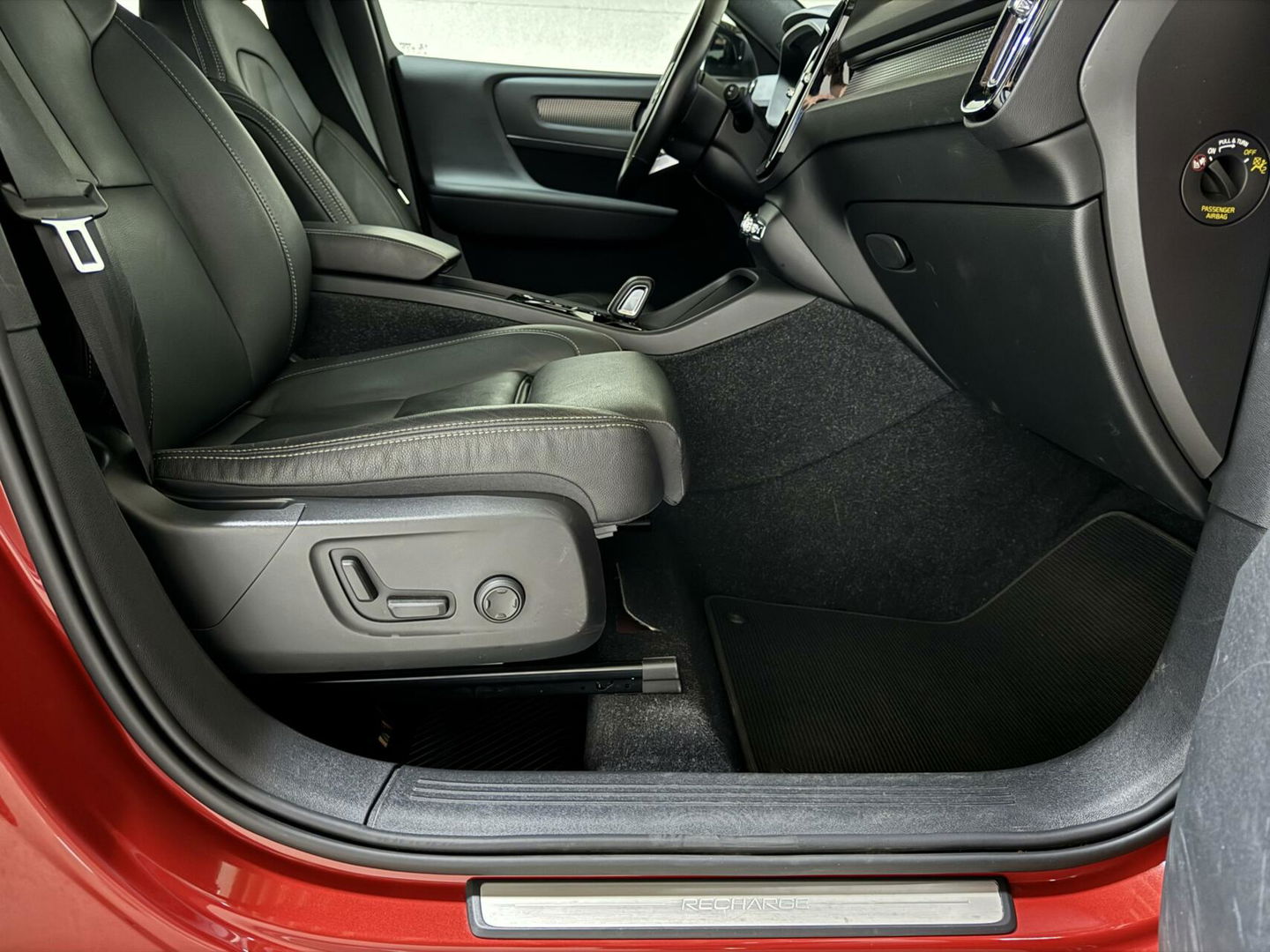 Volvo XC40 1.5 T5 Recharge R-Design Pano H/K Leer 360° Trekh. Autopilot NAP