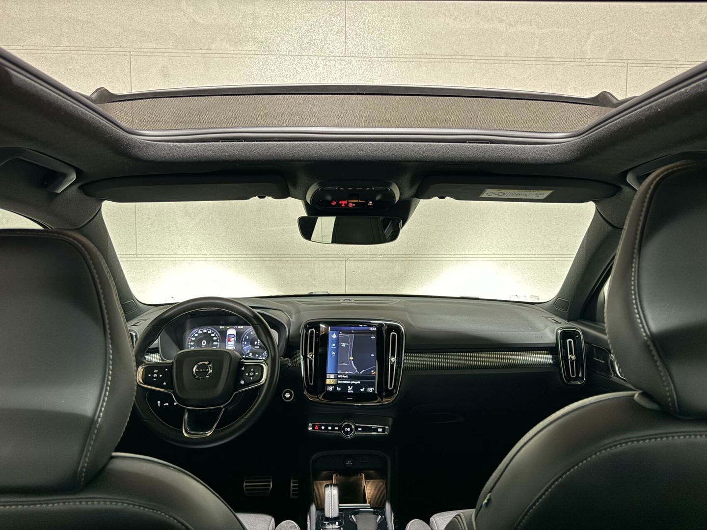 Volvo XC40 1.5 T5 Recharge R-Design Pano H/K Leer 360° Trekh. Autopilot NAP