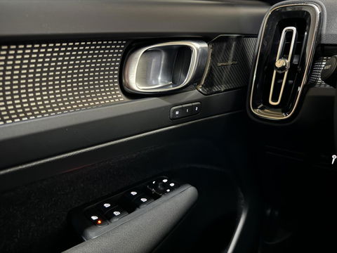 Volvo XC40 1.5 T5 Recharge R-Design Pano H/K Leer 360° Trekh. Autopilot NAP