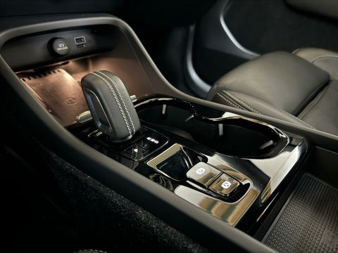 Volvo XC40 1.5 T5 Recharge R-Design Pano H/K Leer 360° Trekh. Autopilot NAP