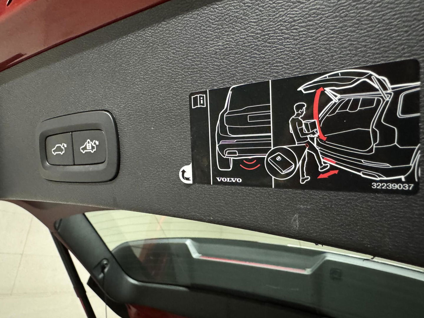 Volvo XC40 1.5 T5 Recharge R-Design Pano H/K Leer 360° Trekh. Autopilot NAP