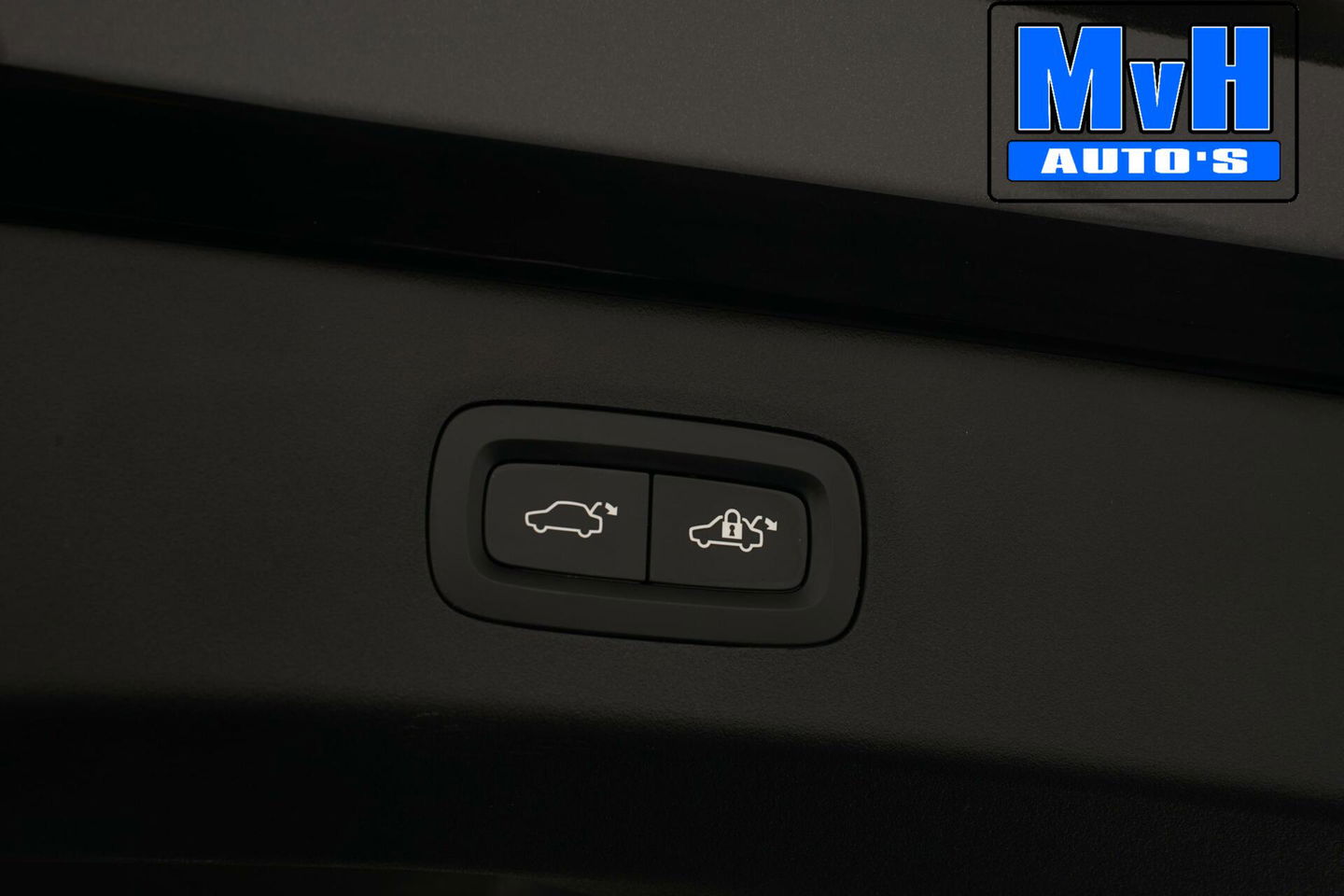 Lynk & Co 01 1.5 Plug-in Hybride|FULL BLACK XL|262PK|PANO|NAP