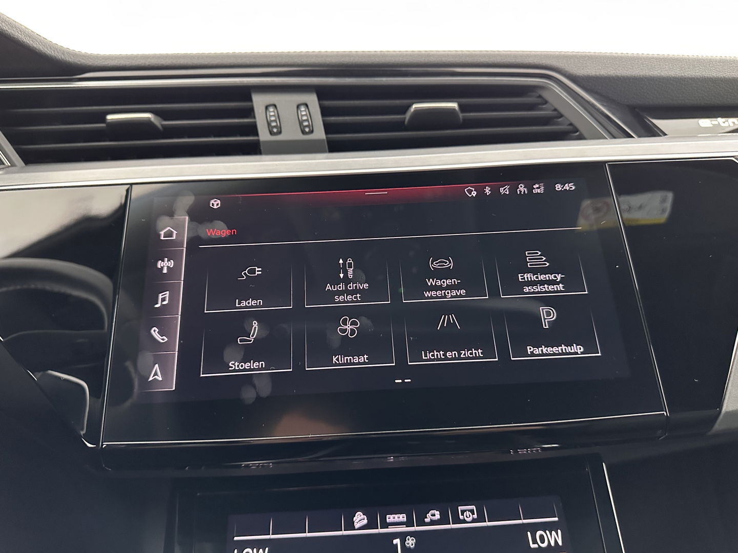 Audi e-tron Sportback 55 quattro S edition 95 kWh [ 3-Fase ] (INCL.BTW) *FULL-LEATHER | FULL-LED | ADAPTIVE-CRUISE | BANG&OLUFSEN | TOP-VIEW | MEMORY-PACK | BLIND-SPOT | KEYLESS | AMBIENT-LIGHT | AIR-SUSPENSION | SPORT-SEATS | DIGI-COCKPIT | 21''ALU |