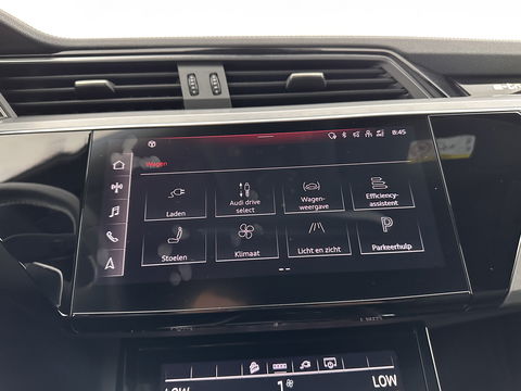 Audi e-tron Sportback 55 quattro S edition 95 kWh [ 3-Fase ] (INCL.BTW) *FULL-LEATHER | FULL-LED | ADAPTIVE-CRUISE | BANG&OLUFSEN | TOP-VIEW | MEMORY-PACK | BLIND-SPOT | KEYLESS | AMBIENT-LIGHT | AIR-SUSPENSION | SPORT-SEATS | DIGI-COCKPIT | 21''ALU |