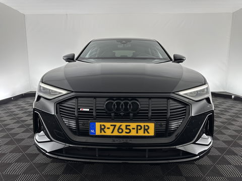 Audi e-tron Sportback 55 quattro S edition 95 kWh [ 3-Fase ] (INCL.BTW) *FULL-LEATHER | FULL-LED | ADAPTIVE-CRUISE | BANG&OLUFSEN | TOP-VIEW | MEMORY-PACK | BLIND-SPOT | KEYLESS | AMBIENT-LIGHT | AIR-SUSPENSION | SPORT-SEATS | DIGI-COCKPIT | 21''ALU |