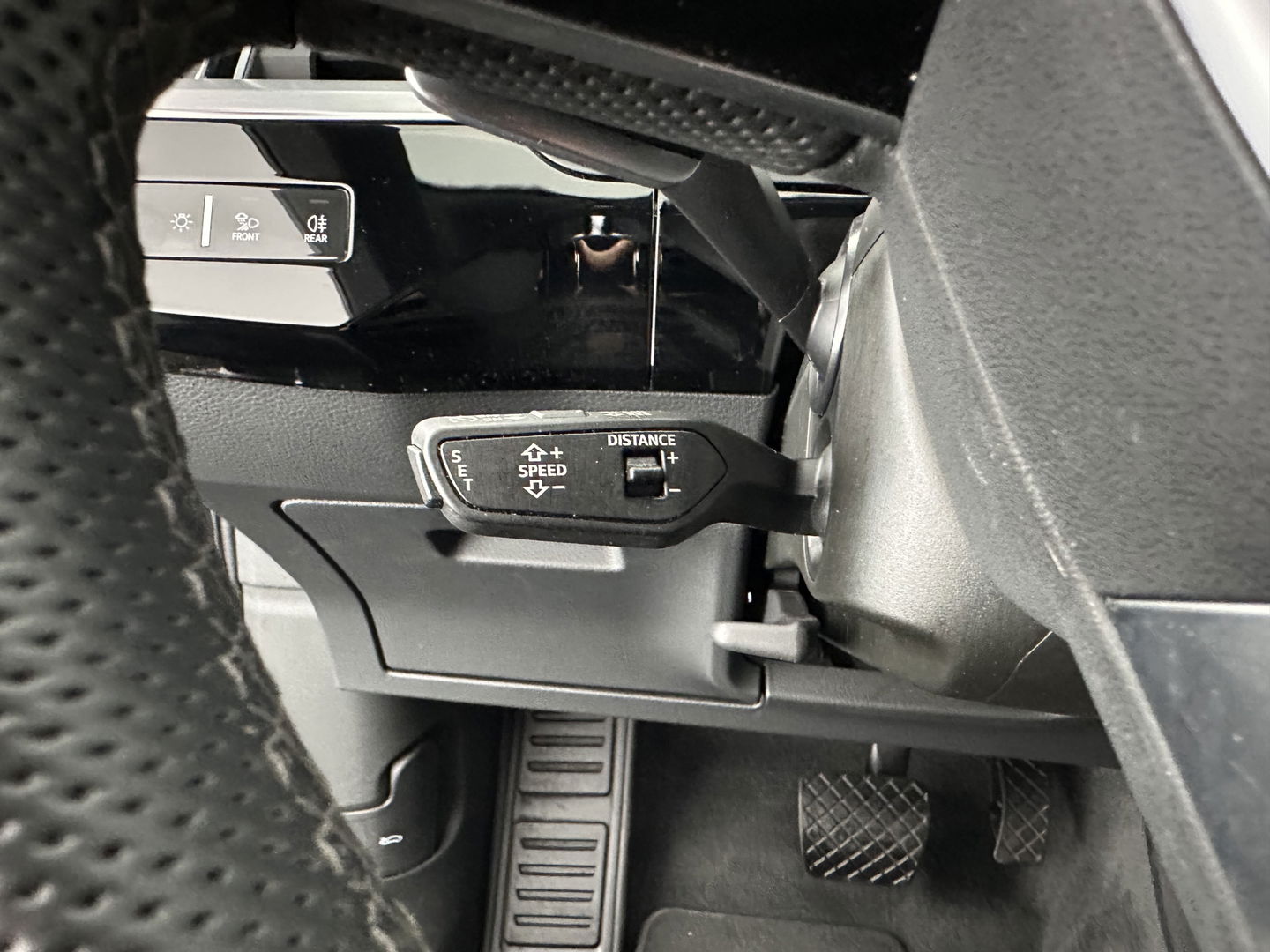 Audi e-tron Sportback 55 quattro S edition 95 kWh [ 3-Fase ] (INCL.BTW) *FULL-LEATHER | FULL-LED | ADAPTIVE-CRUISE | BANG&OLUFSEN | TOP-VIEW | MEMORY-PACK | BLIND-SPOT | KEYLESS | AMBIENT-LIGHT | AIR-SUSPENSION | SPORT-SEATS | DIGI-COCKPIT | 21''ALU |