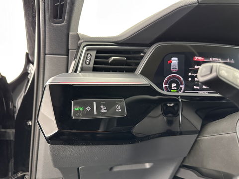 Audi e-tron Sportback 55 quattro S edition 95 kWh [ 3-Fase ] (INCL.BTW) *FULL-LEATHER | FULL-LED | ADAPTIVE-CRUISE | BANG&OLUFSEN | TOP-VIEW | MEMORY-PACK | BLIND-SPOT | KEYLESS | AMBIENT-LIGHT | AIR-SUSPENSION | SPORT-SEATS | DIGI-COCKPIT | 21''ALU |